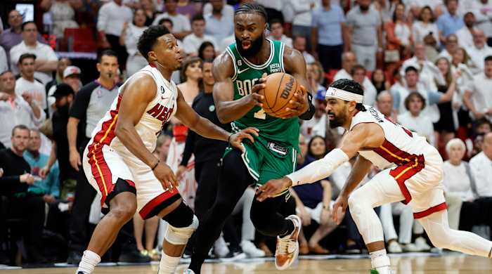 Jaylen Brown playing against the Heat.